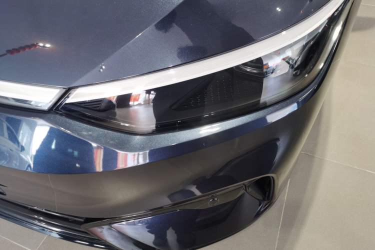 Used Volkswagen ID.7 VIZZION 2024 PRO Model Left Front Headlight