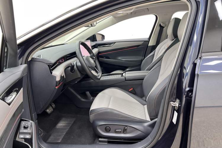 Used Volkswagen ID.7 VIZZION 2024 AIR model Left Front Seat