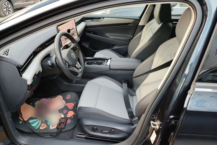Used Volkswagen ID.7 VIZZION 2024 AIR model Left Front Seat
