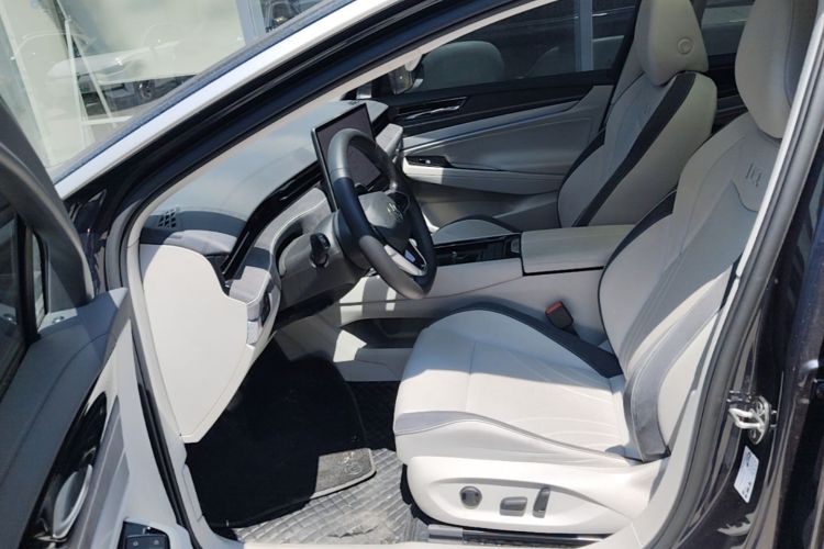 Used Volkswagen ID.7 VIZZION 2024 First Edition Left Front Seat