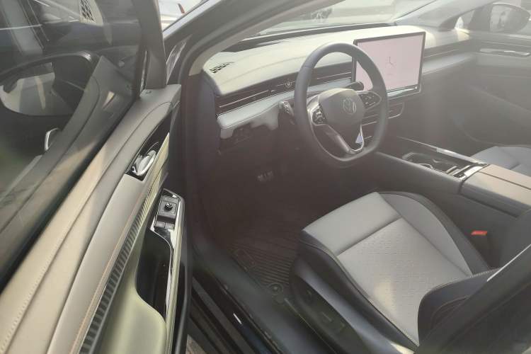 Used Volkswagen ID.7 VIZZION 2024 AIR model Left Front Seat