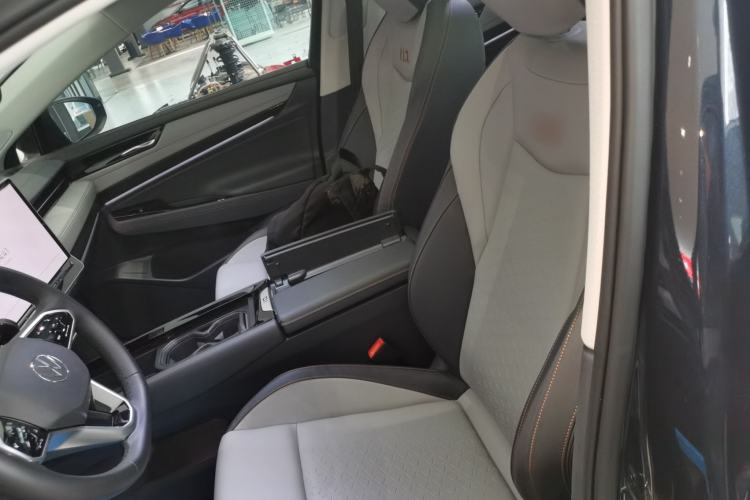 Used Volkswagen ID.7 VIZZION 2024 AIR model Left Front Seat