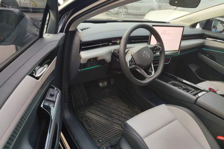 Used Volkswagen ID.7 VIZZION 2024 AIR model Left Front Seat
