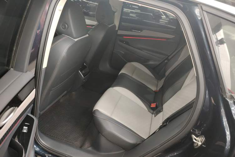 Used Volkswagen ID.7 VIZZION 2024 AIR model Left Rear Seat