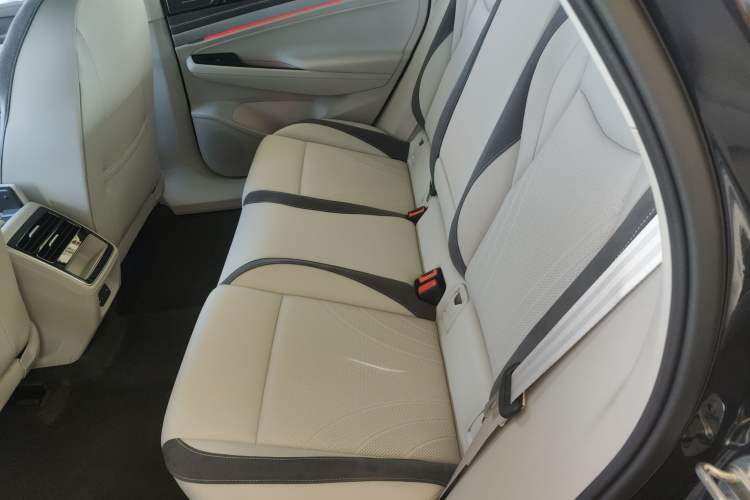 Used Volkswagen ID.7 VIZZION 2024 First Edition Left Rear Seat