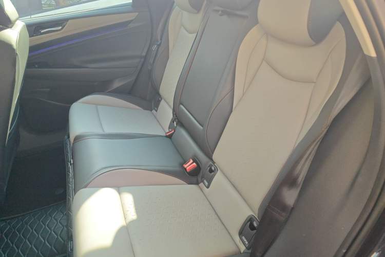 Used Volkswagen ID.7 VIZZION 2024 AIR model Left Rear Seat