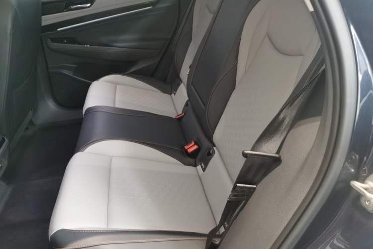 Used Volkswagen ID.7 VIZZION 2024 AIR model Left Rear Seat
