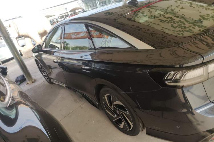 Used Volkswagen ID.7 VIZZION 2024 First Edition Left Side