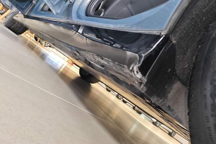 Used Volkswagen ID.7 VIZZION 2024 PRO Model Left Side Sill