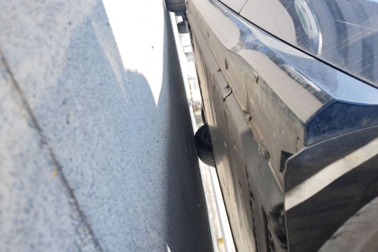 Used Volkswagen ID.7 VIZZION 2024 First Edition Left Side Sill