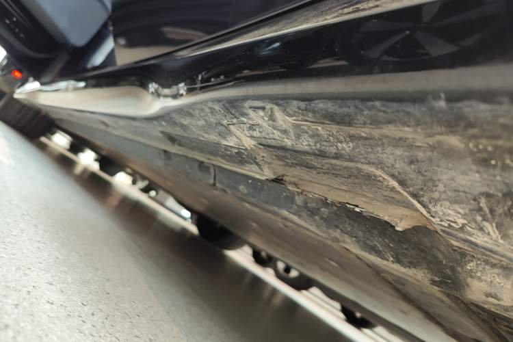 Used Volkswagen ID.7 VIZZION 2024 AIR model Left Side Sill