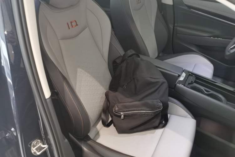 Used Volkswagen ID.7 VIZZION 2024 AIR model Right Front Seat