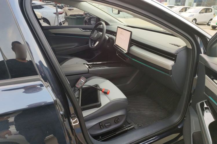 Used Volkswagen ID.7 VIZZION 2024 AIR model Right Front Seat
