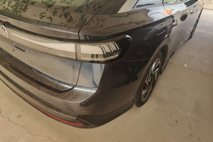 Used Volkswagen ID.7 VIZZION 2024 First Edition Right Rear Taillight