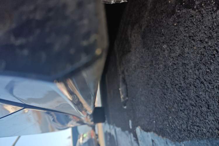 Used Volkswagen ID.7 VIZZION 2024 First Edition Right Side Sill