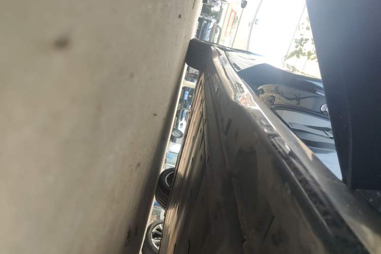 Used Volkswagen ID.7 VIZZION 2024 First Edition Right Side Sill