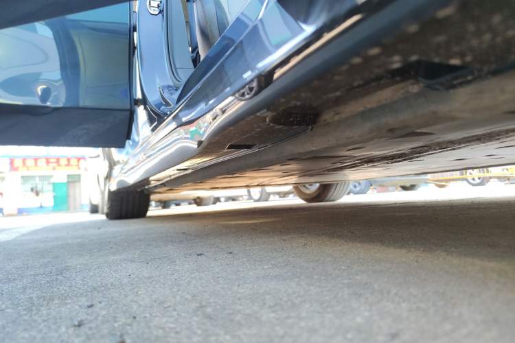 Used Volkswagen ID.7 VIZZION 2024 AIR model Right Side Sill