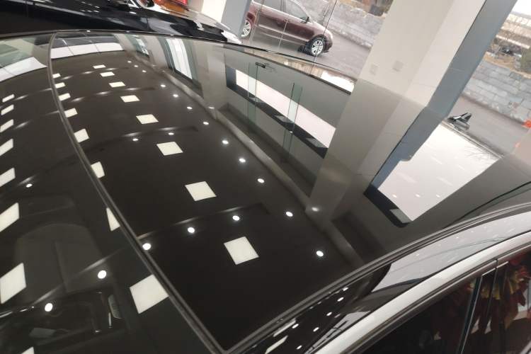 Used Volkswagen ID.7 VIZZION 2024 AIR model Roof