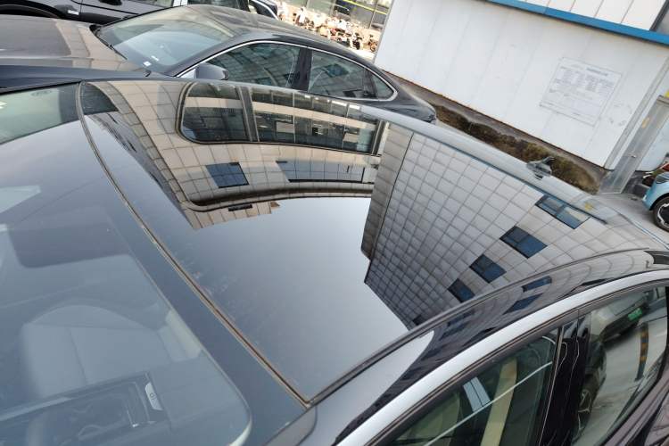 Used Volkswagen ID.7 VIZZION 2024 AIR model Roof