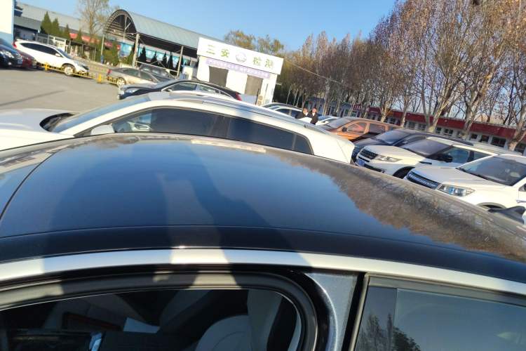 Used Volkswagen ID.7 VIZZION 2024 AIR model Roof