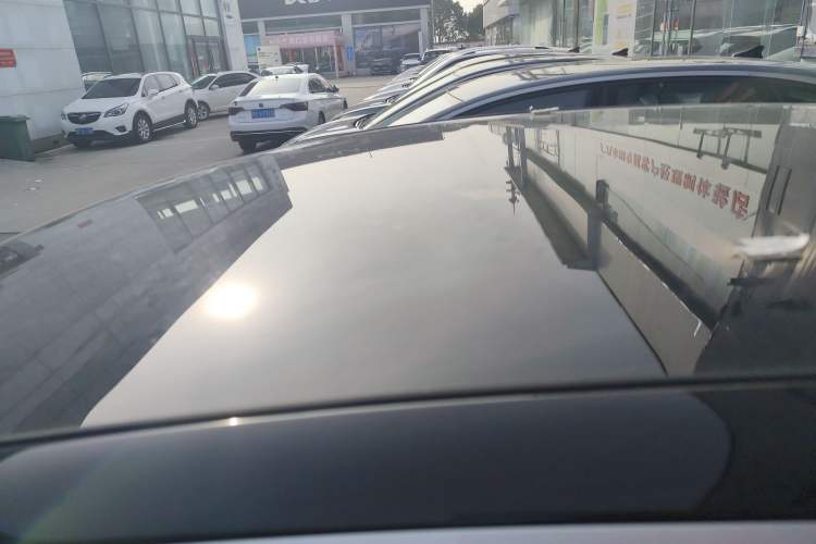 Used Volkswagen ID.7 VIZZION 2024 AIR model Roof