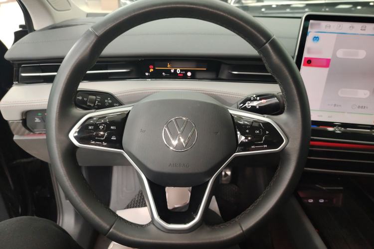 Used Volkswagen ID.7 VIZZION 2024 AIR model Steering Wheel