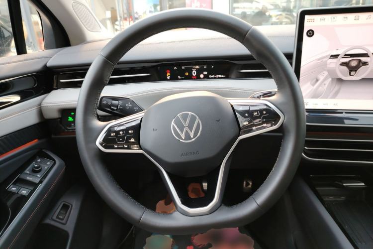 Used Volkswagen ID.7 VIZZION 2024 AIR model Steering Wheel