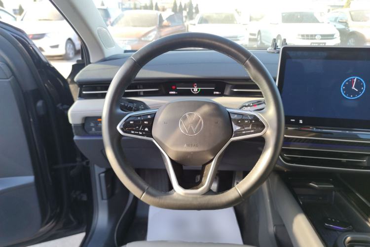 Used Volkswagen ID.7 VIZZION 2024 AIR model Steering Wheel