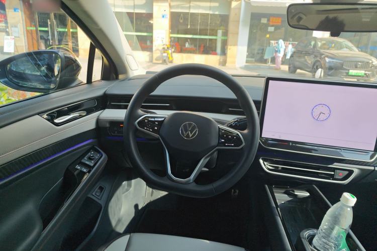 Used Volkswagen ID.7 VIZZION 2024 AIR model Steering Wheel