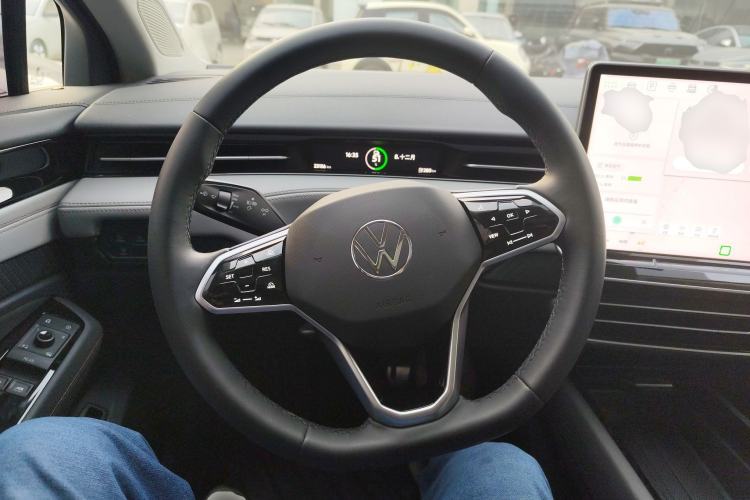 Used Volkswagen ID.7 VIZZION 2024 AIR model Steering Wheel
