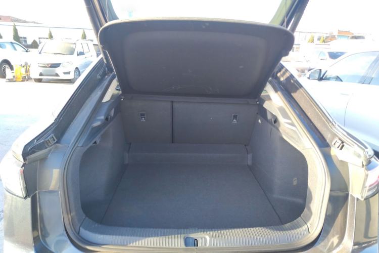 Used Volkswagen ID.7 VIZZION 2024 AIR model Trunk