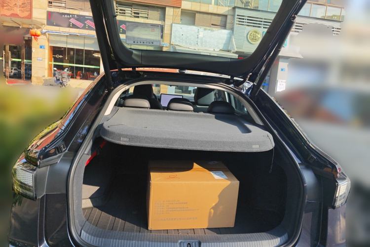 Used Volkswagen ID.7 VIZZION 2024 AIR model Trunk