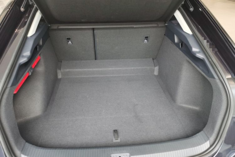 Used Volkswagen ID.7 VIZZION 2024 AIR model Trunk