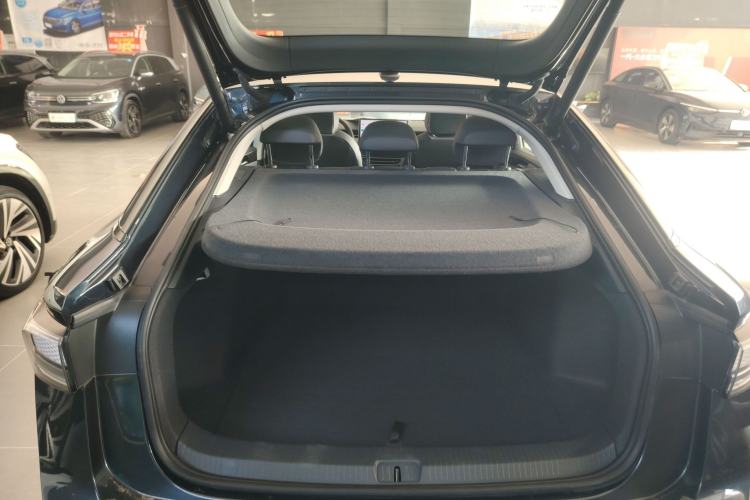 Used Volkswagen ID.7 VIZZION 2024 AIR model Trunk