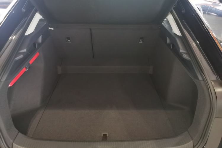 Used Volkswagen ID.7 VIZZION 2024 PRO Model Trunk