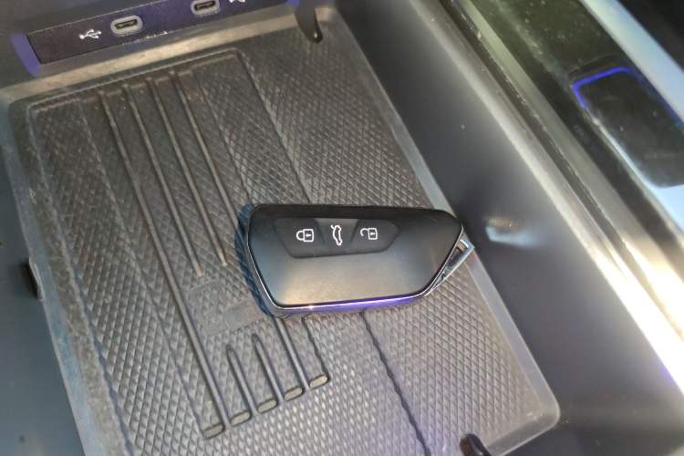 Used Volkswagen ID.7 VIZZION 2024 AIR model Vehicle Key