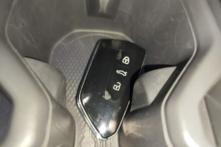 Used Volkswagen ID.7 VIZZION 2024 AIR model Vehicle Key