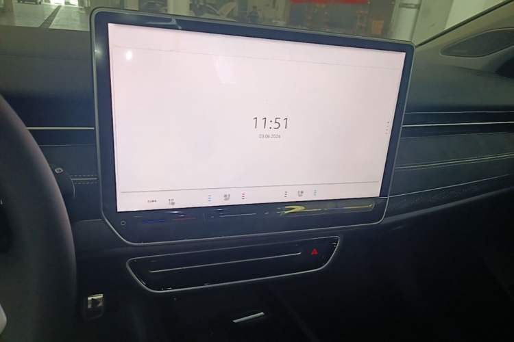 Used Volkswagen ID.7 VIZZION 2024 PRO Model Audio And AC Panel