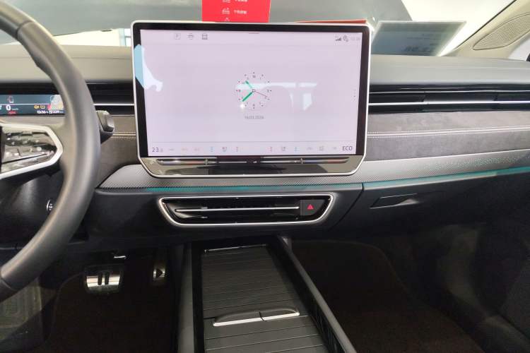 Used Volkswagen ID.7 VIZZION 2024 PRO Model Audio And AC Panel
