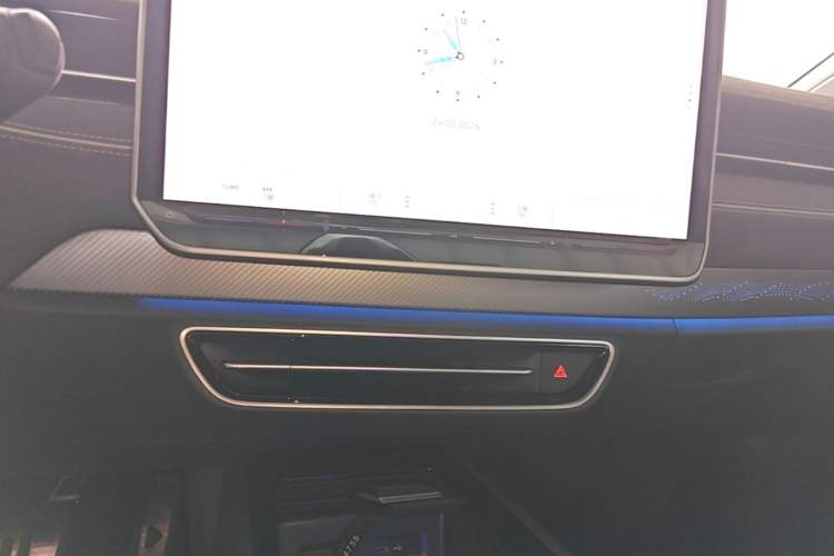 Used Volkswagen ID.7 VIZZION 2024 PRO Model Audio And AC Panel