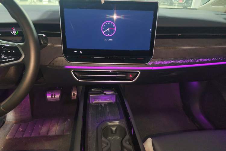 Used Volkswagen ID.7 VIZZION 2024 First Edition Audio And AC Panel