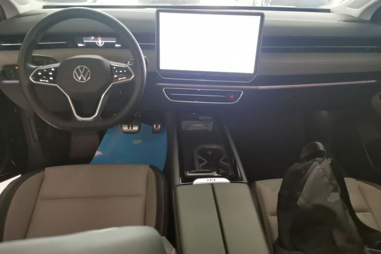 Used Volkswagen ID.7 VIZZION 2024 AIR model Center Console