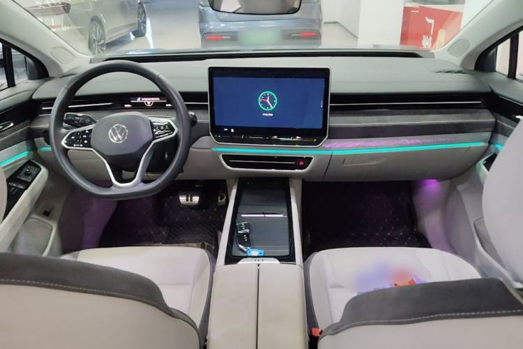 Used Volkswagen ID.7 VIZZION 2024 First Edition Center Console