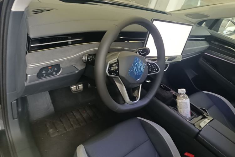 Used Volkswagen ID.7 VIZZION 2024 PRO Model Center Console