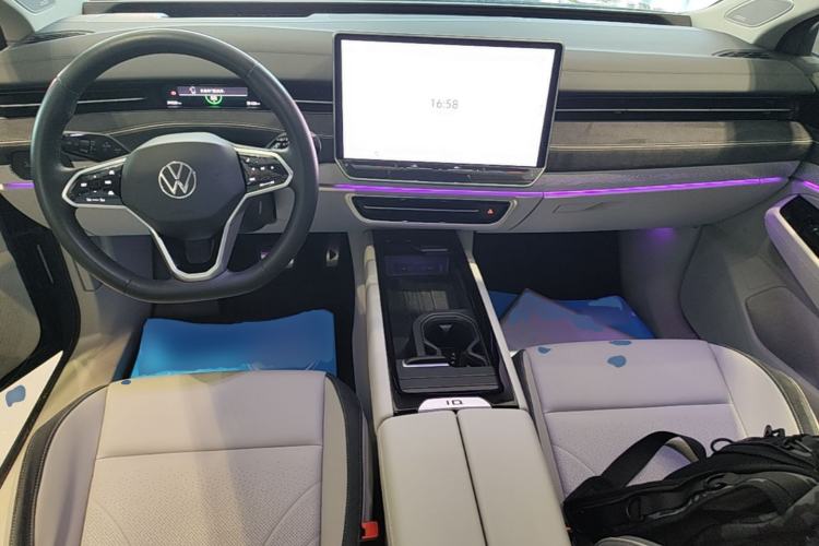 Used Volkswagen ID.7 VIZZION 2024 First Edition Center Console