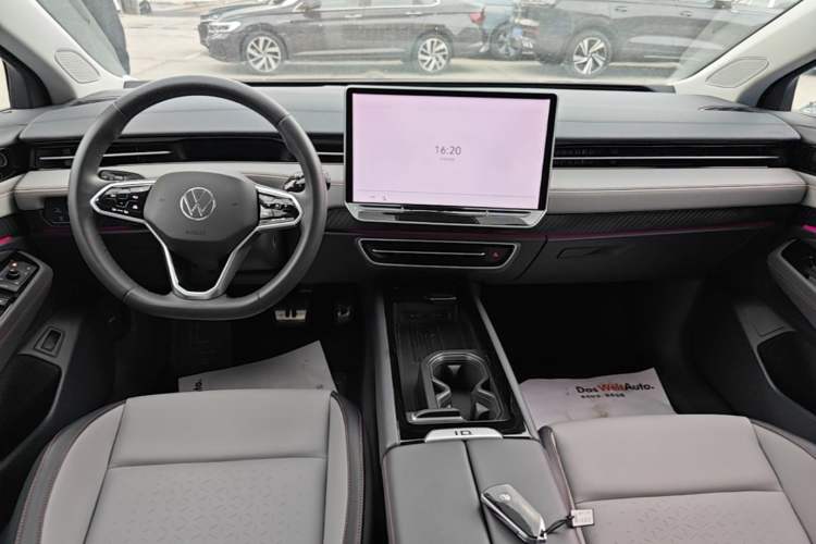 Used Volkswagen ID.7 VIZZION 2024 AIR model Center Console