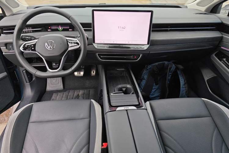 Used Volkswagen ID.7 VIZZION 2024 PRO Model Center Console