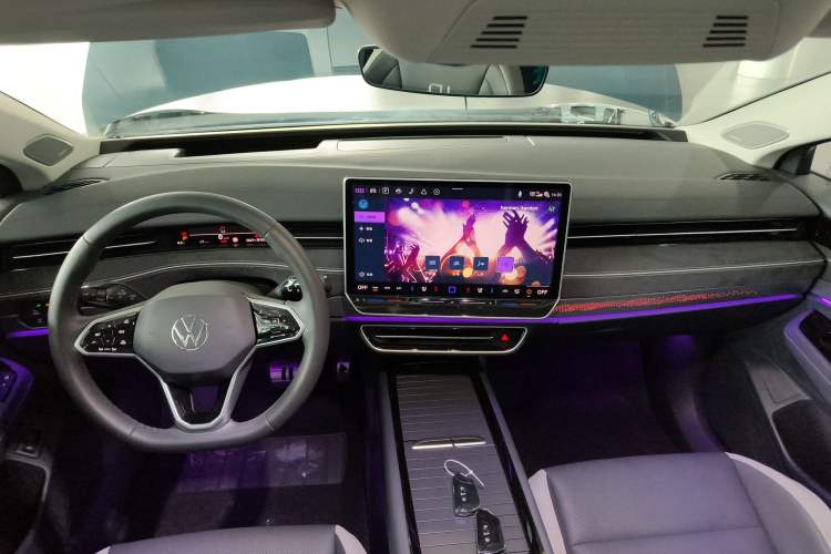 Used Volkswagen ID.7 VIZZION 2024 PRO Model Center Console