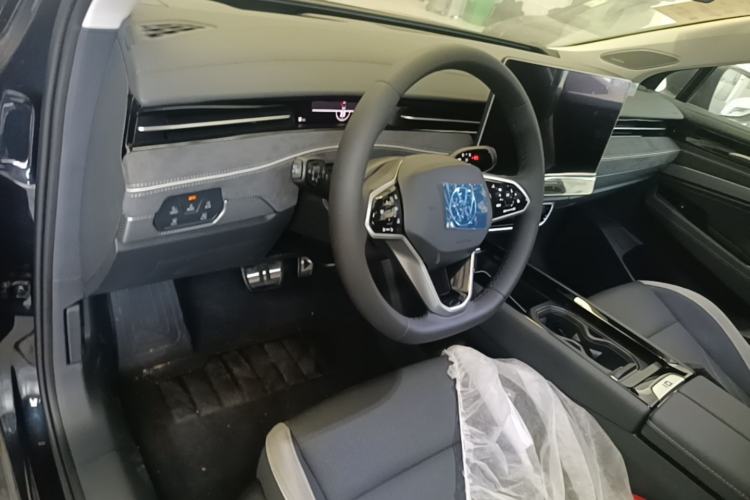 Used Volkswagen ID.7 VIZZION 2024 PRO Model Center Console