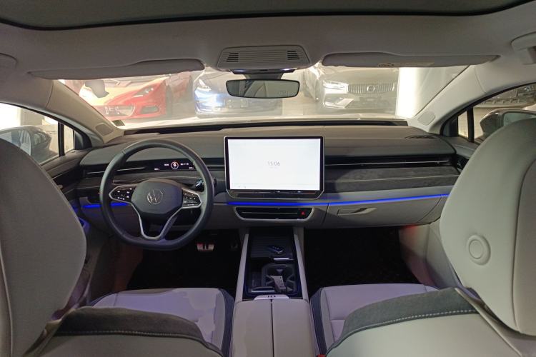 Used Volkswagen ID.7 VIZZION 2024 First Edition Center Console